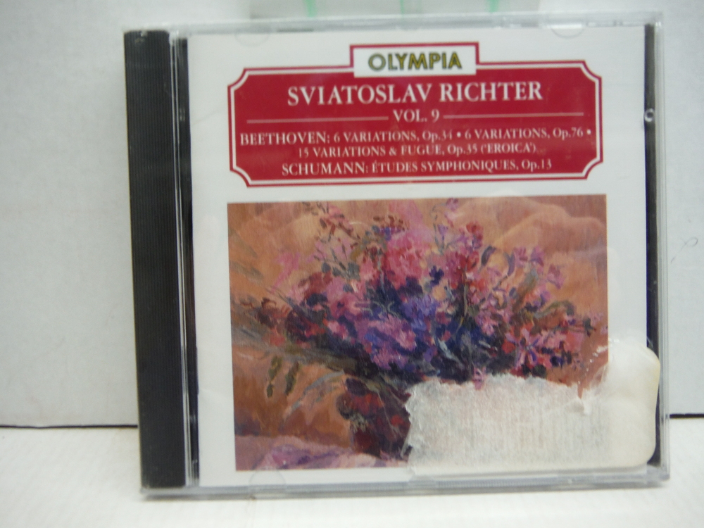 Image 0 of Beethoven: Variations, Opp. 34,35,76 / Schumann: Symphonic Etudes, Op. 13 (Sviat