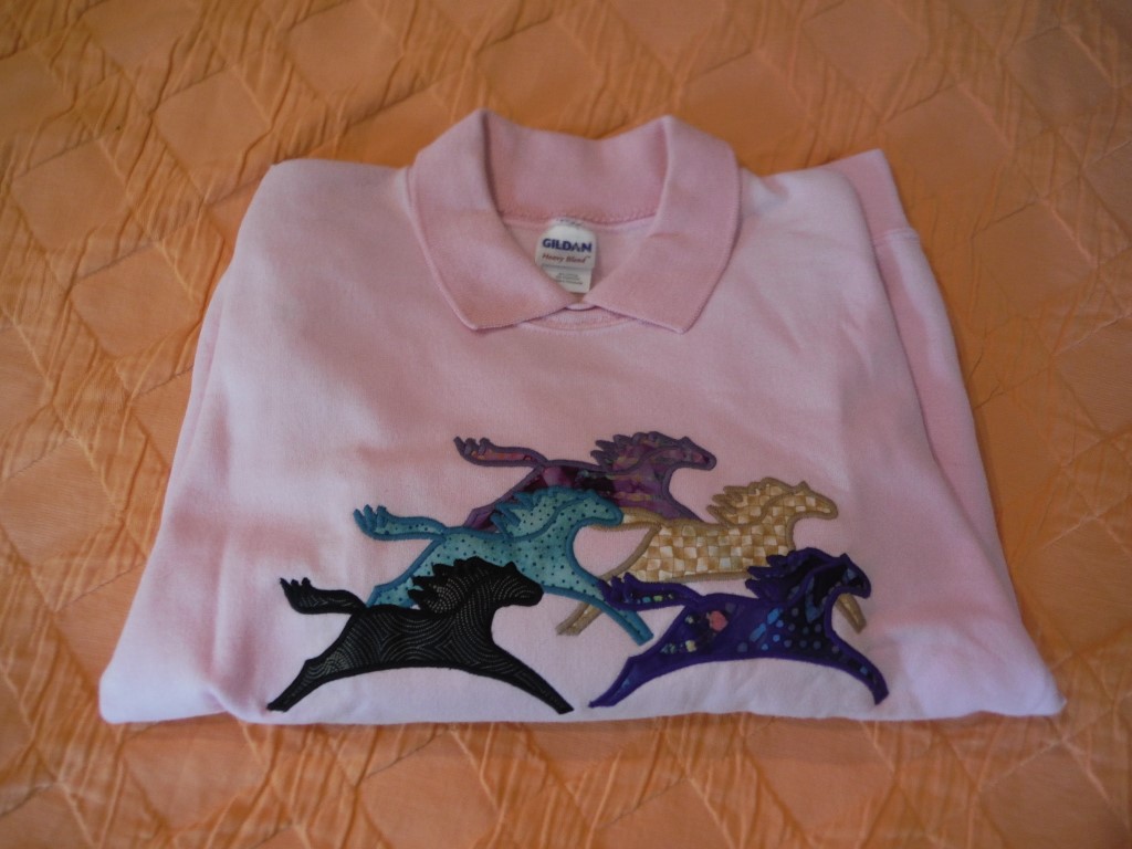 Image 4 of Women's embroidered sweatshirt