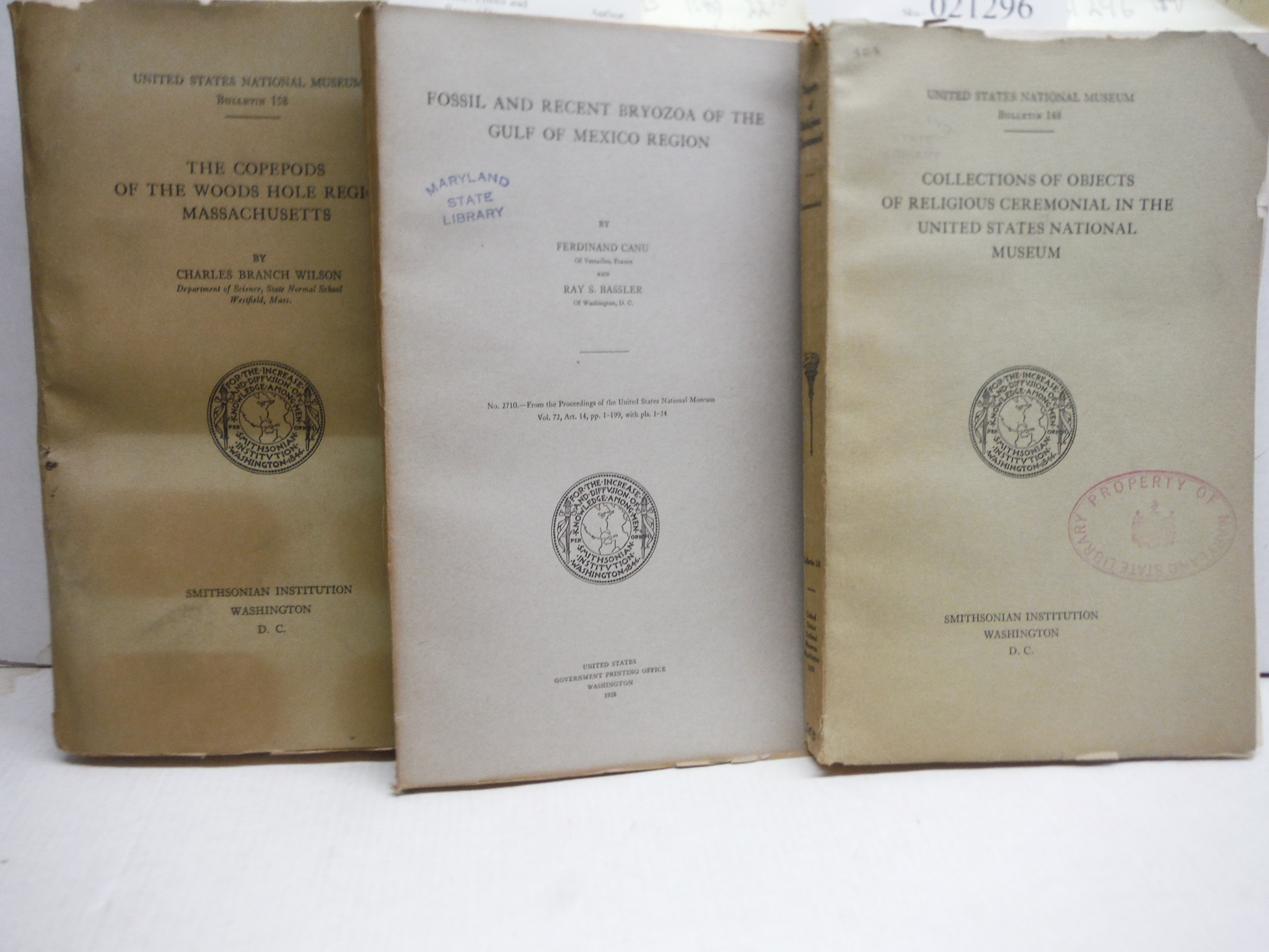 Lot of 3 original booklets from the US National Museum.