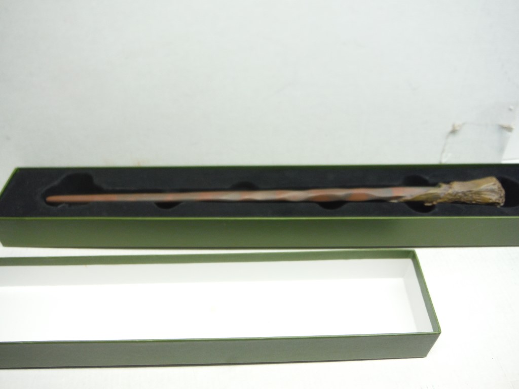 Image 4 of Warner Bros Ron Weasley a Recreation of the Famous Wand, in Box