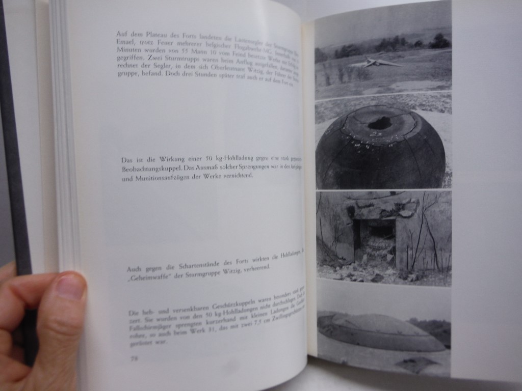 Image 2 of Fallschirmjager: Bildband und Chronik 1939-1945 / The German Paratroopers: A Doc