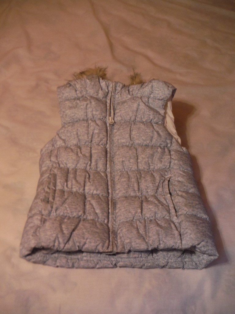 Image 1 of Gap Kids hooded puffy vest - size medium (8)
