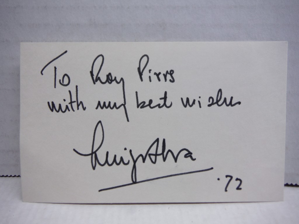 1 autograph of Luigi Alva