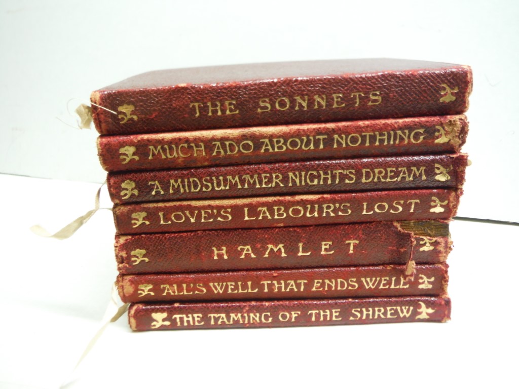 Lot of 7 Shakespeare books.