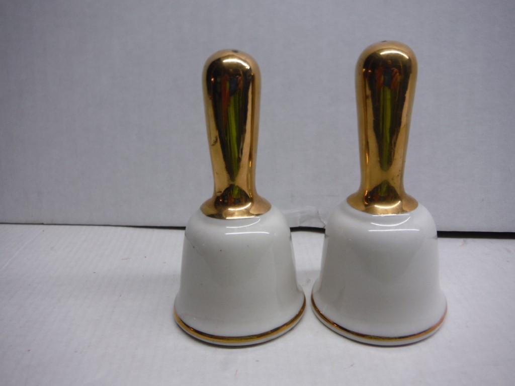 Image 4 of Martha and Geo. Washington Salt and Pepper Shaker set, yellow ceramic, also Bell