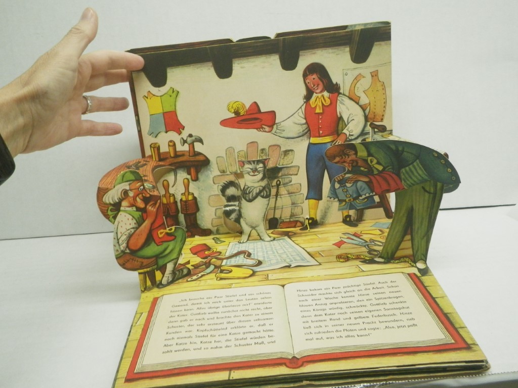 Image 3 of Der gestiefelte Kater [Puss-n-Boots], pop up book 