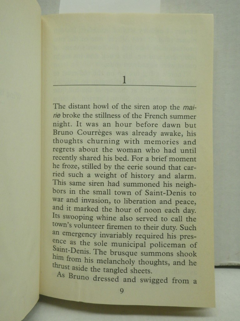 Image 2 of The Dark Vineyard (Thorndike Press Large Print Mystery)