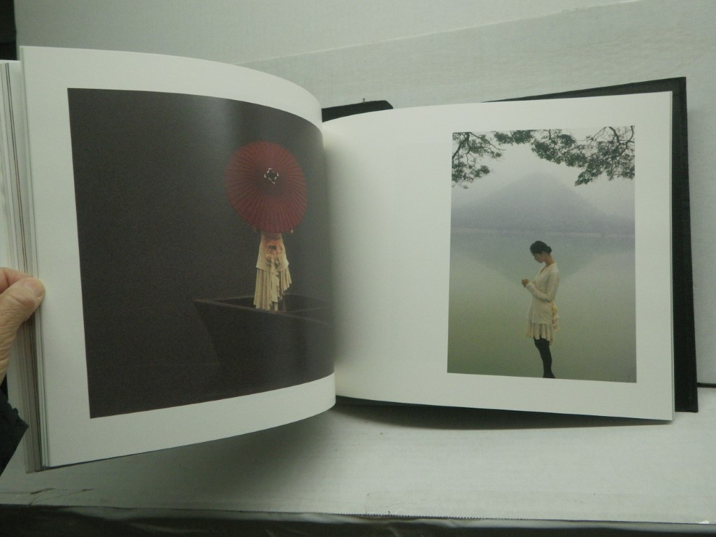 Image 4 of Women: A secret folio
