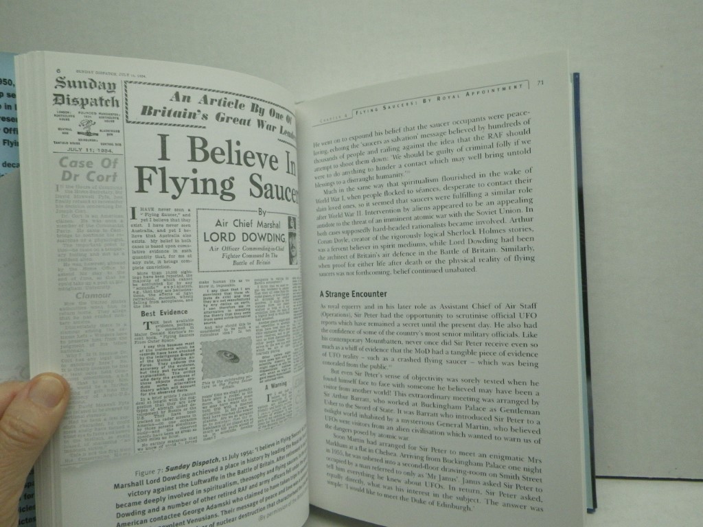 Image 3 of Out of the Shadows : Ufos, the Establishment and Official Cover Up