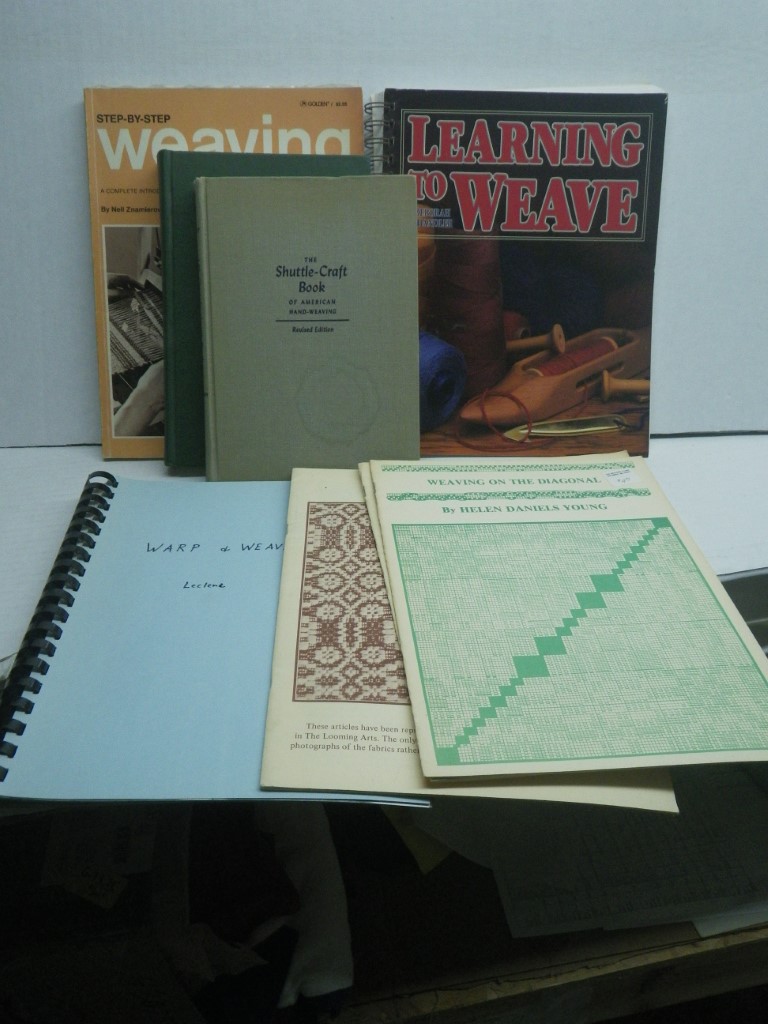 Image 0 of Lot of 8 Weaving books, PB