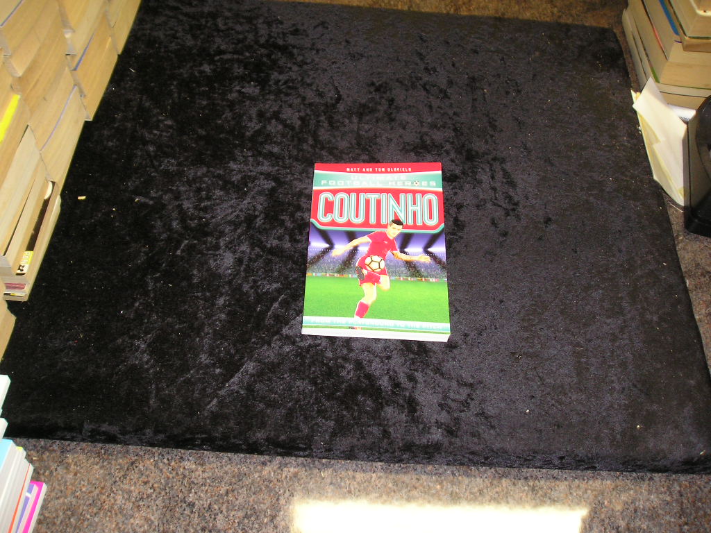 Image 0 of Coutinho: From the Playground to the Pitch (Ultimate Football Heroes)