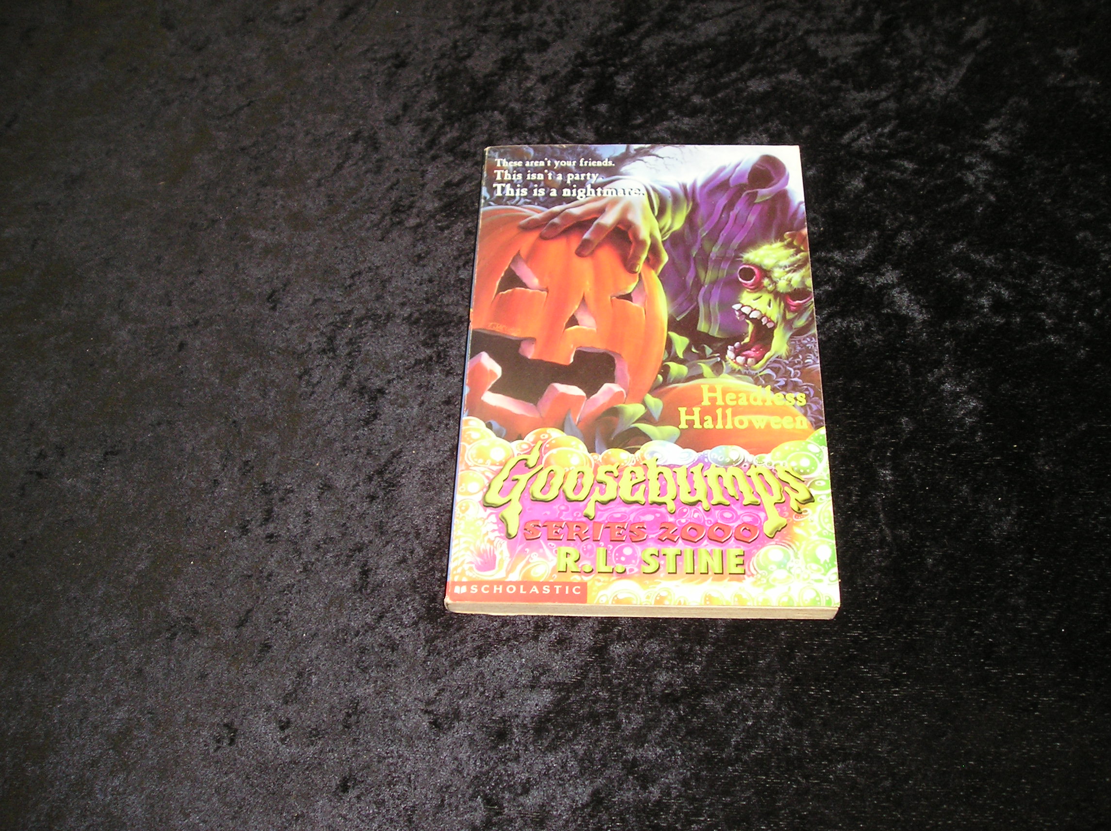 Image 0 of Goosebumps Series 2000 Headless Halloween