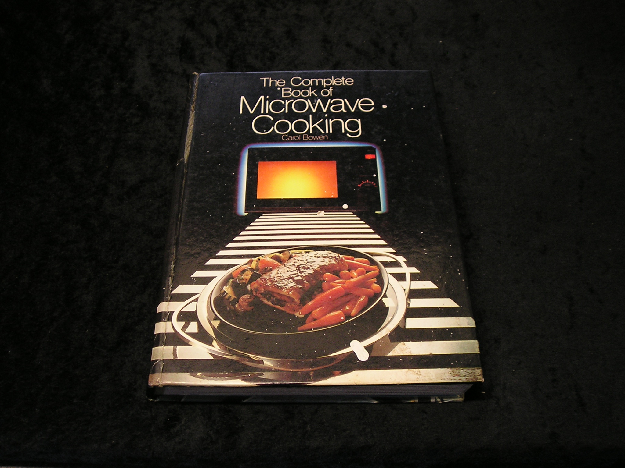 Image 0 of The Complete Book of Microwave Cooking