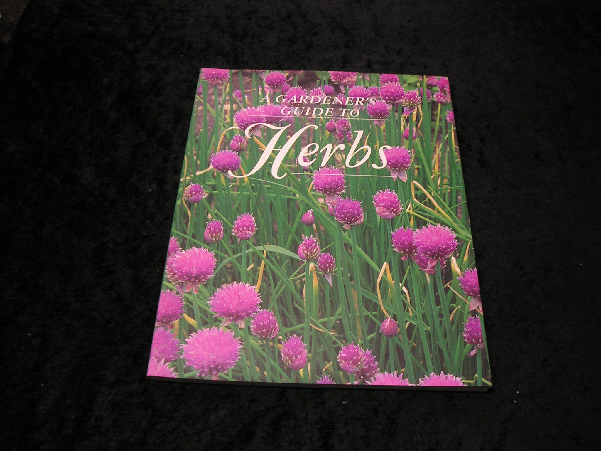 Image 0 of Gardener's guide to Herbs