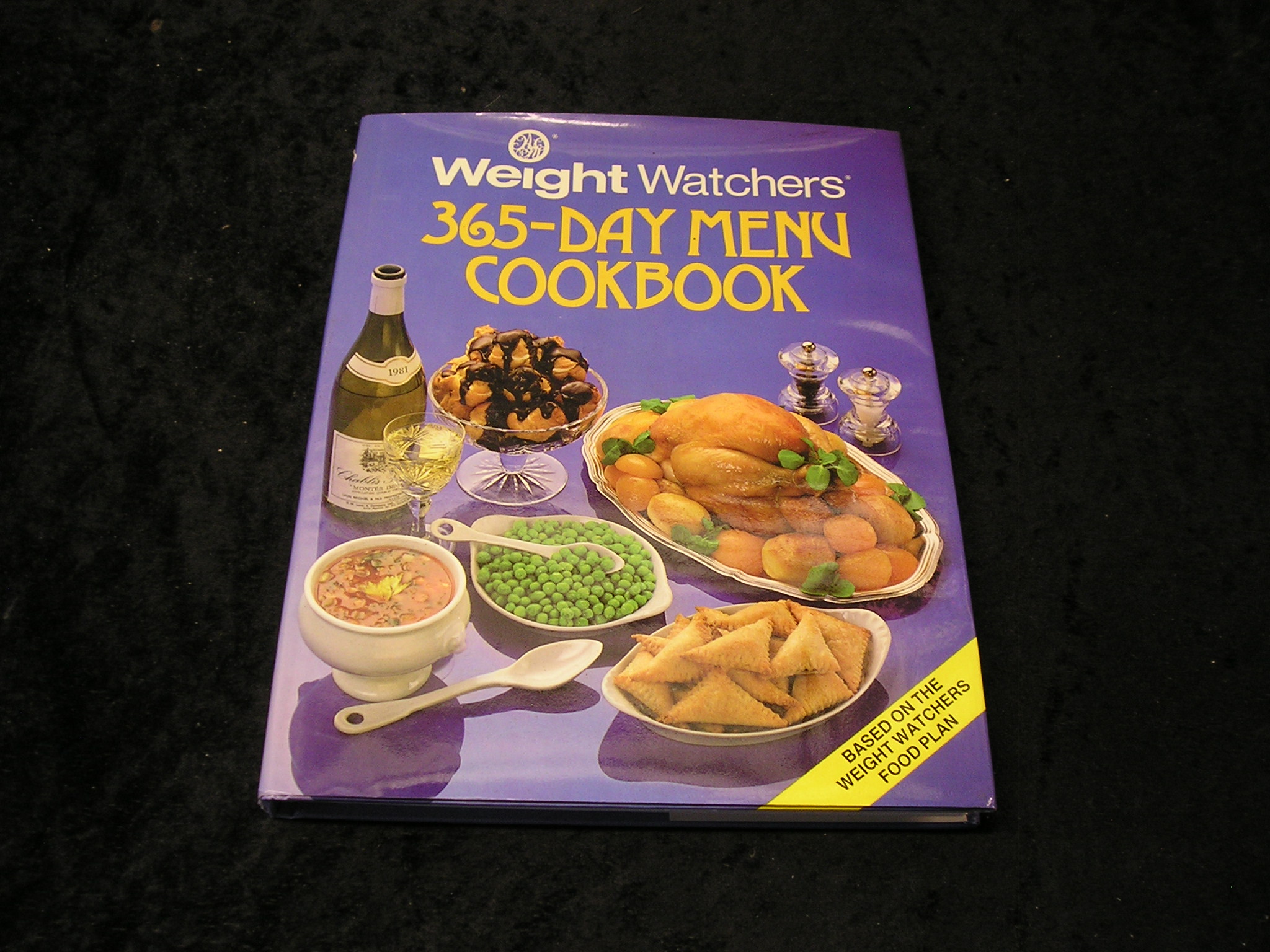 Image 0 of Weight Watchers 365 - Day Menu Cookbook