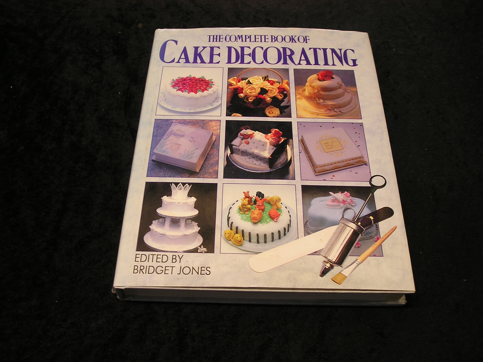 Image 0 of The Complete Book of Cake Decorating