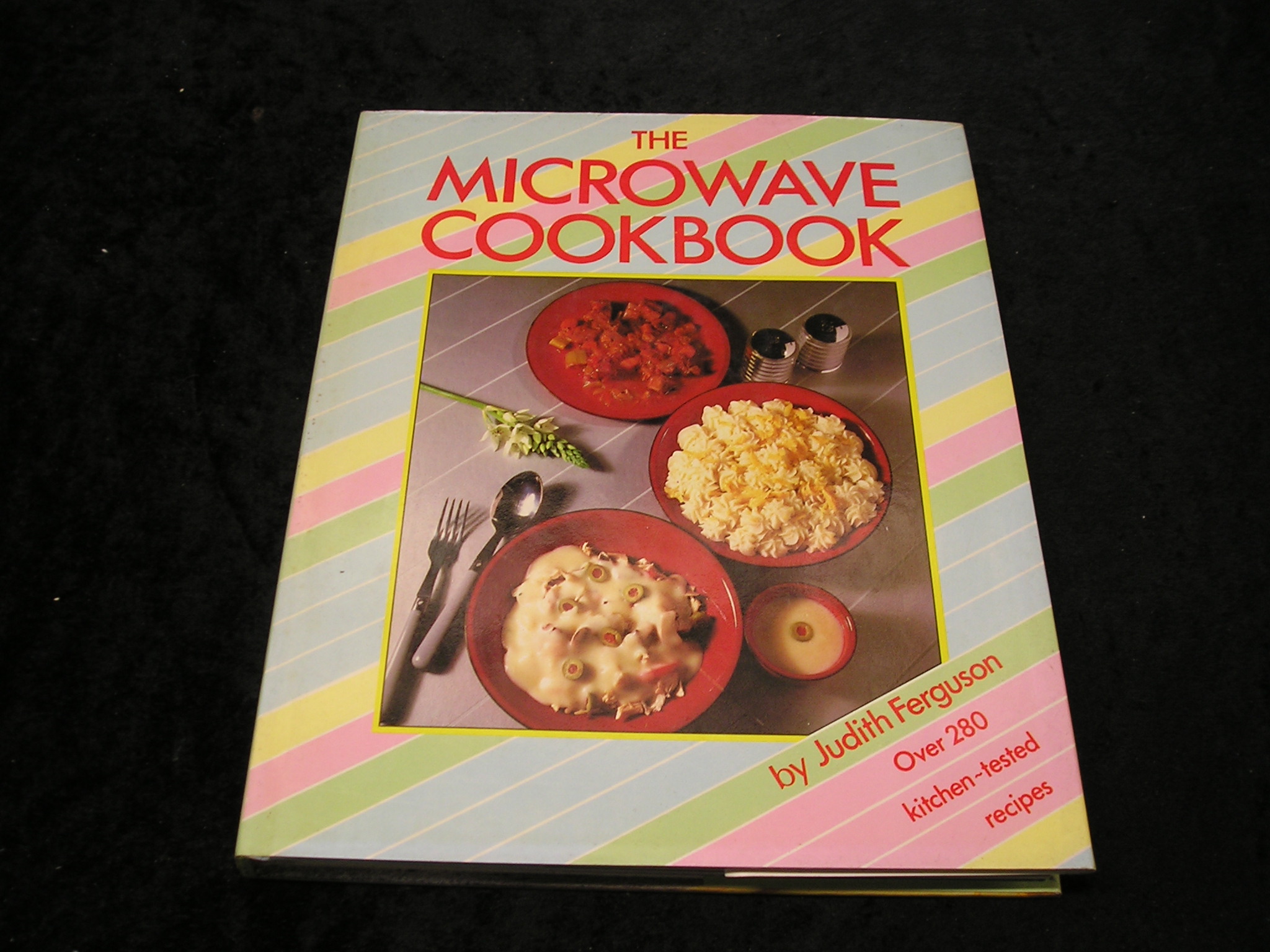 Image 0 of The Microwave Cookbook