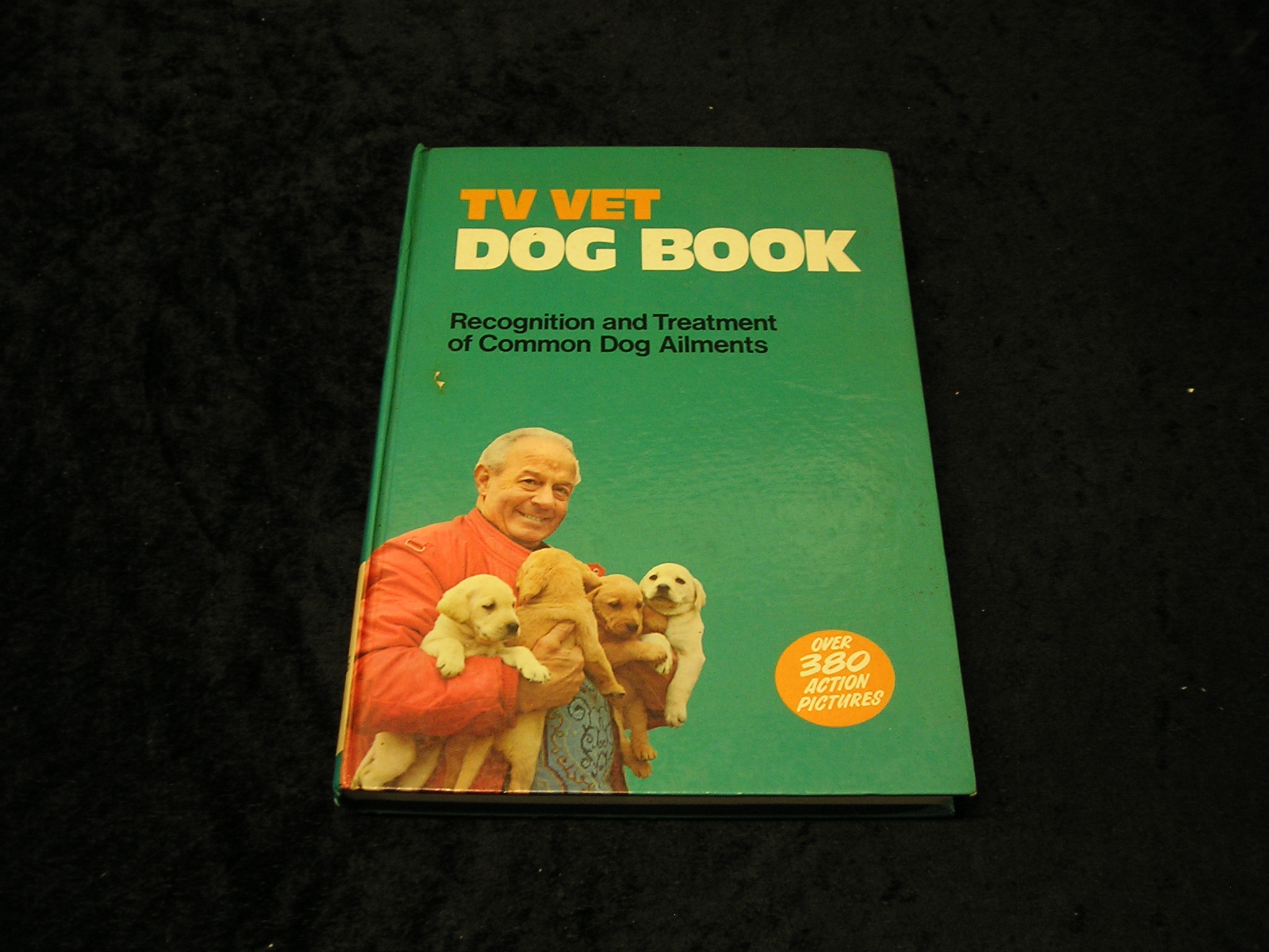 Image 0 of TV Vet Dog Book