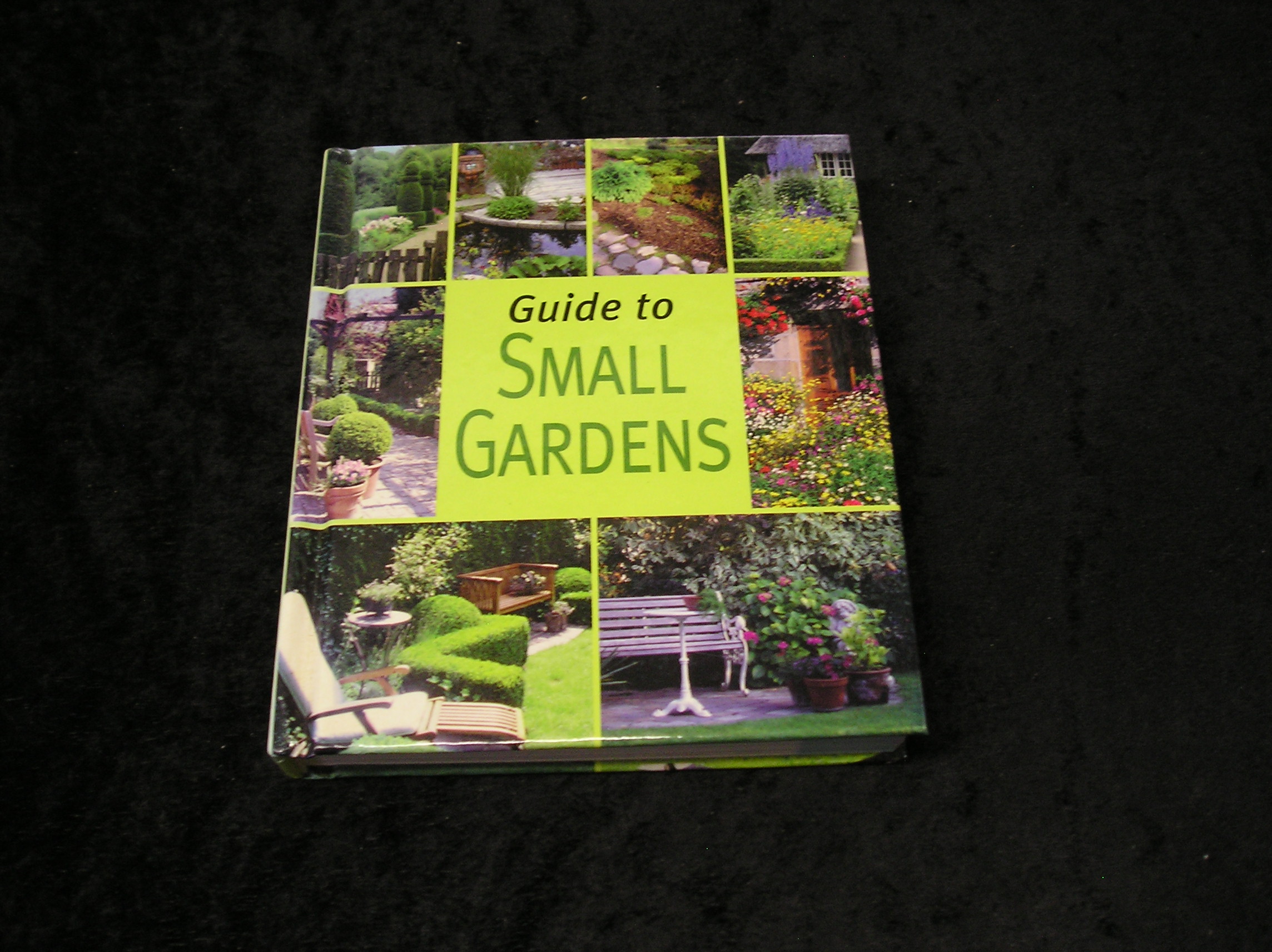 Image 0 of Guide to Small Gardens