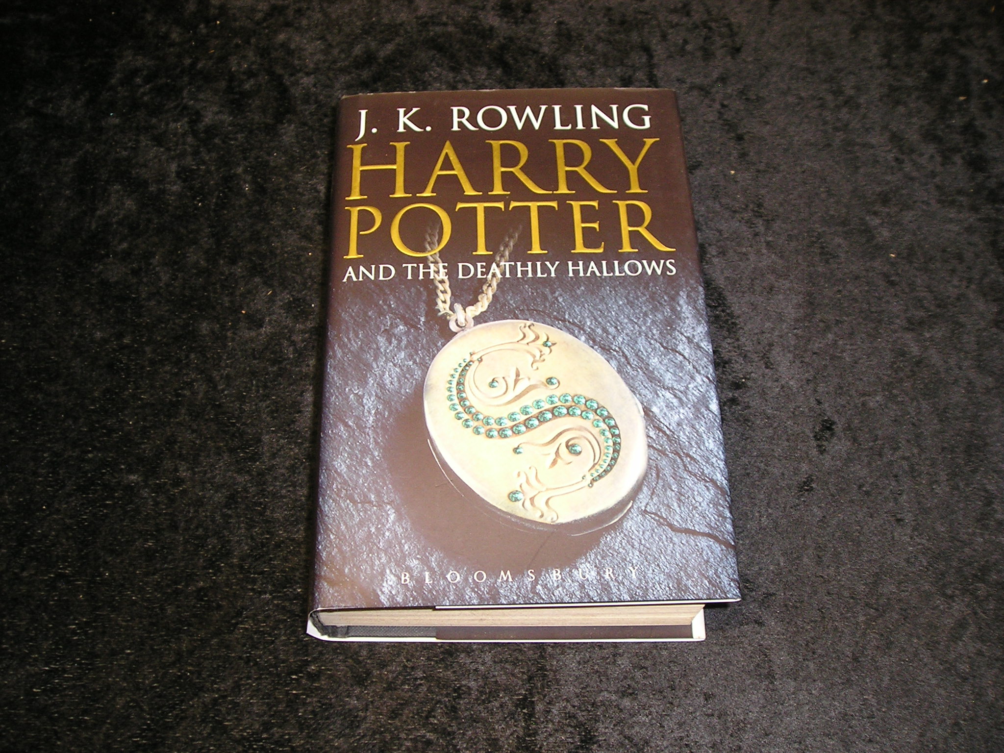 Image 0 of Harry Potter and the Deathly Hallows