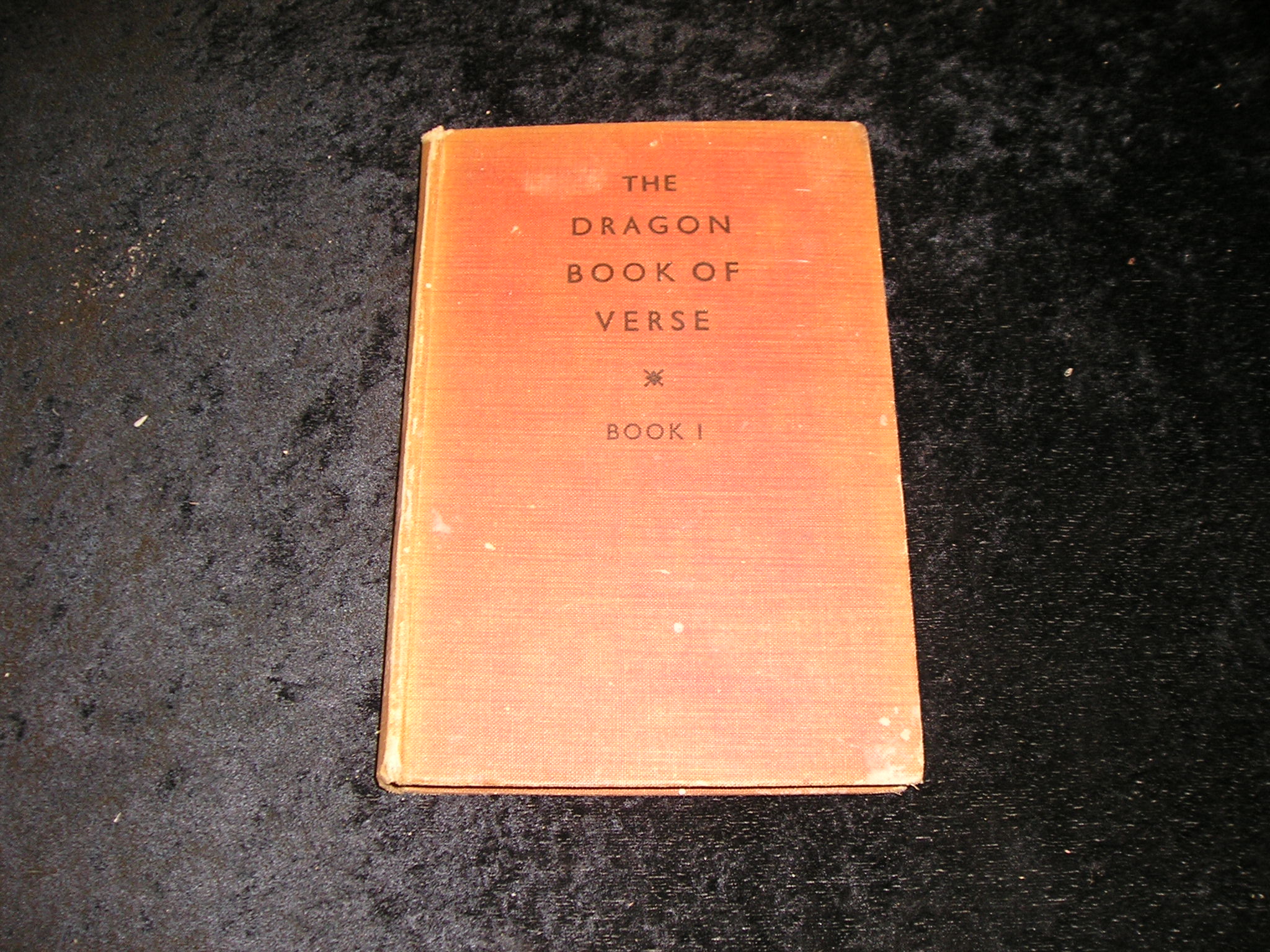 Image 0 of The Dragon Book of Verse Book 1