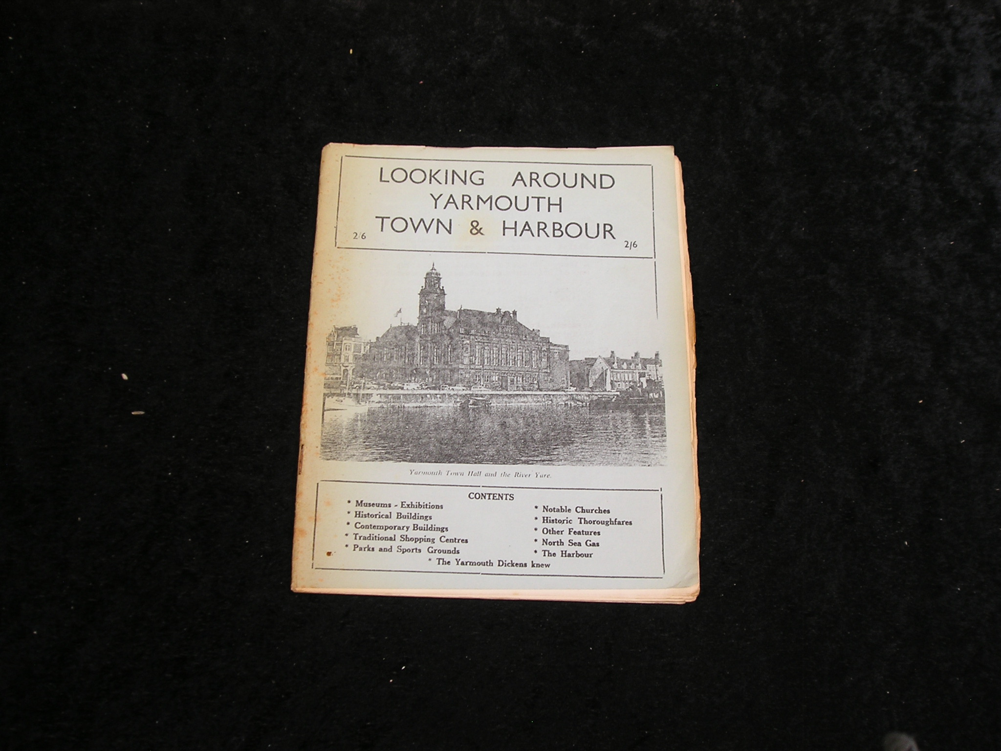 Image 0 of Looking Around Yarmouth Town & Harbour