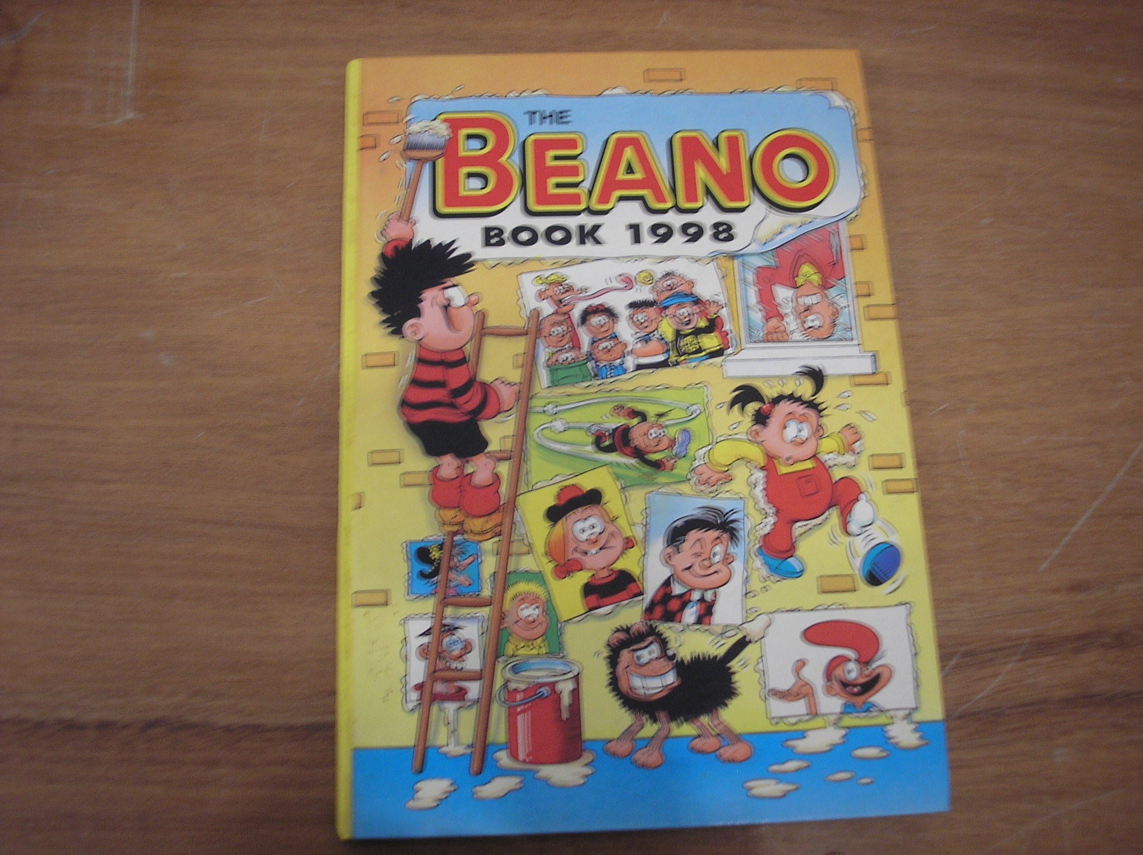 Image 0 of The Beano Book 1998