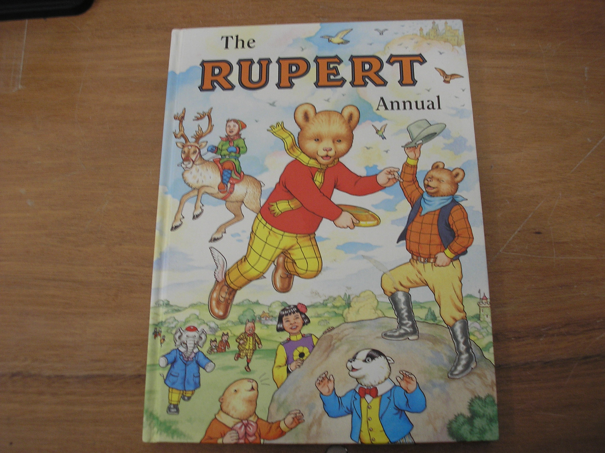 Image 0 of Rupert Annual 2000
