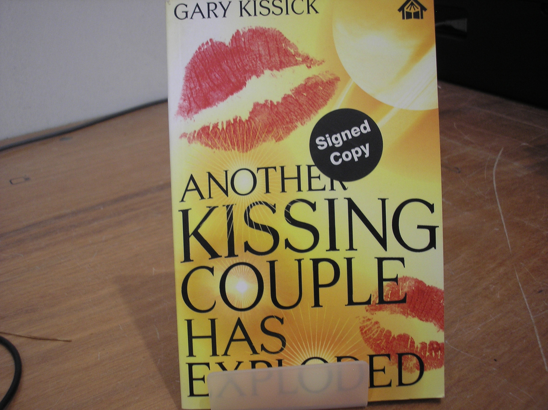 Image 0 of Another Kissing Couple Has Exploded