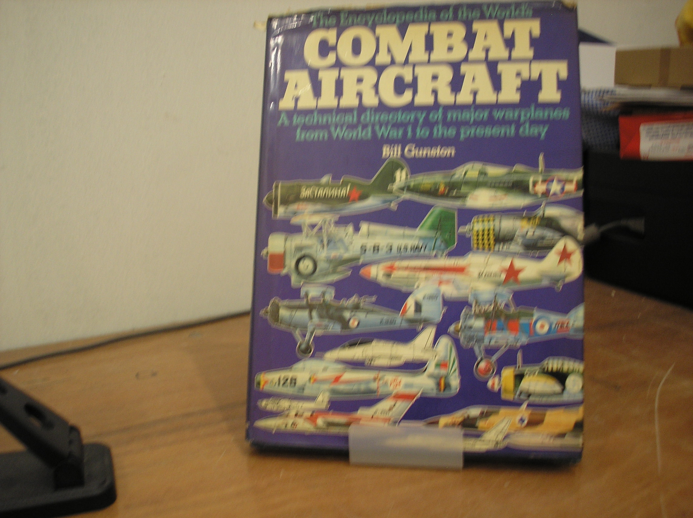 Image 0 of The Encyclopedia of the World's Combat Aircraft