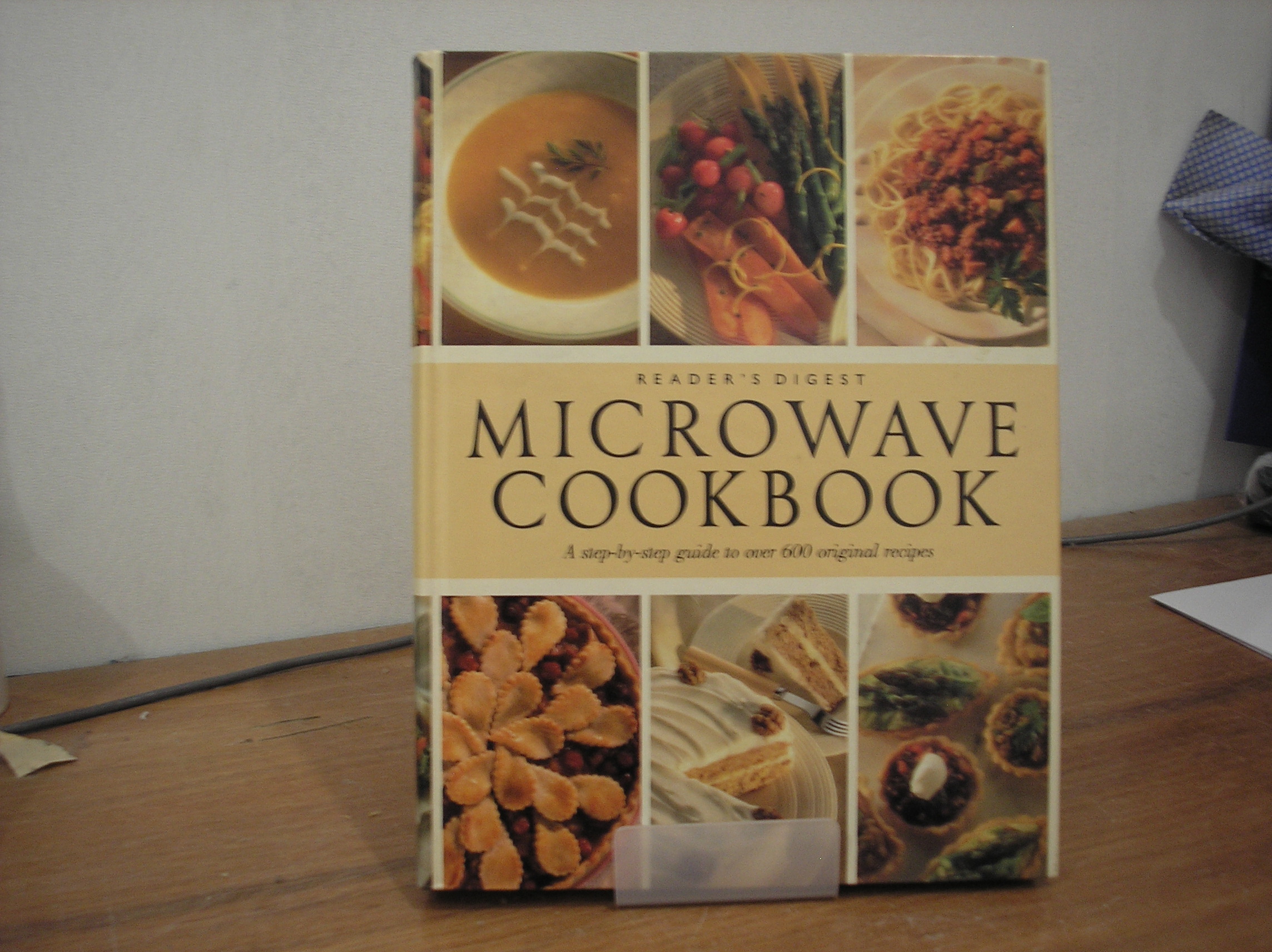 Image 0 of Reader's Digest Microwave Cookbook