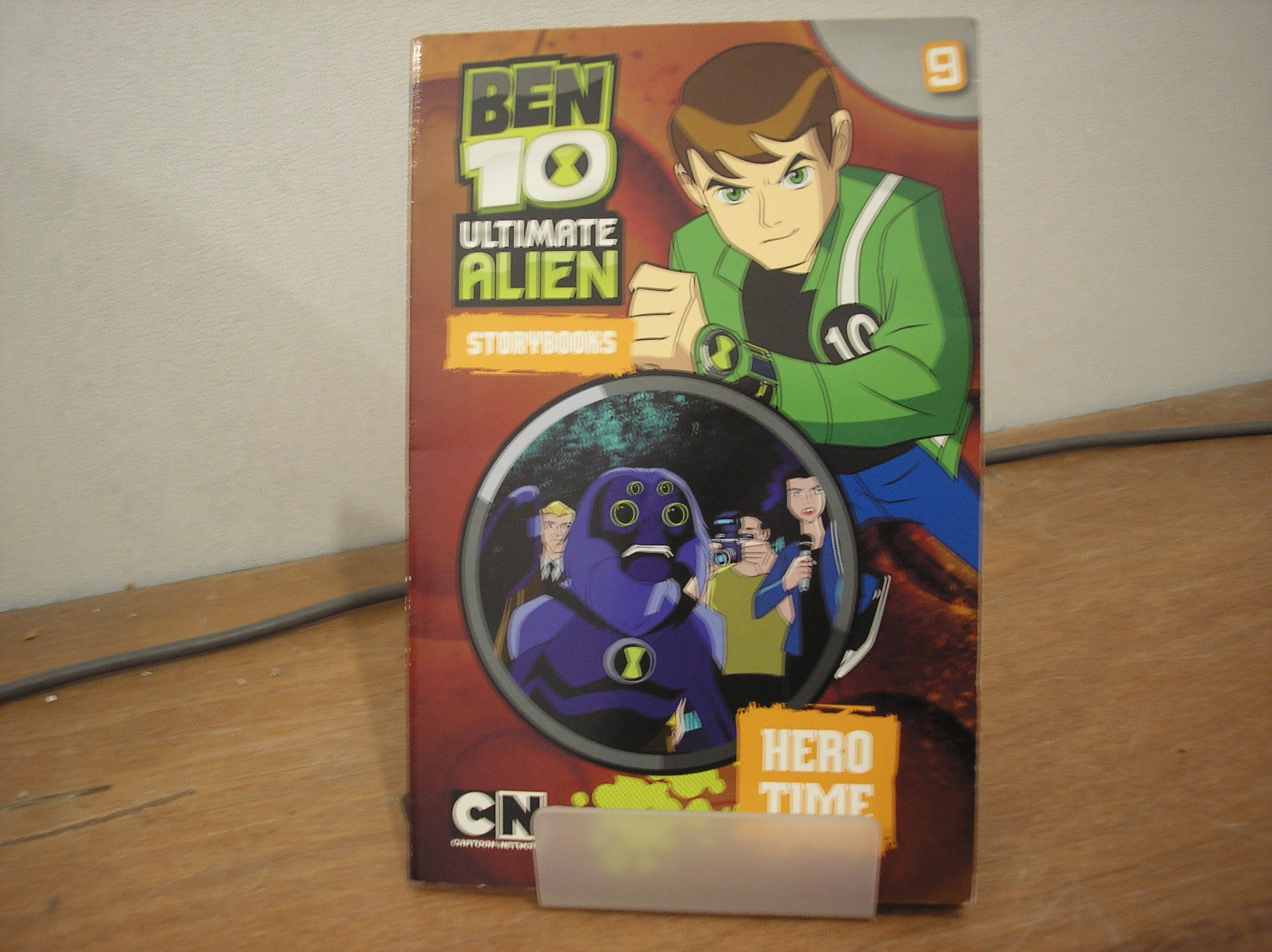 Image 0 of Ben 10 Ultimate alien Storybooks Hero Time