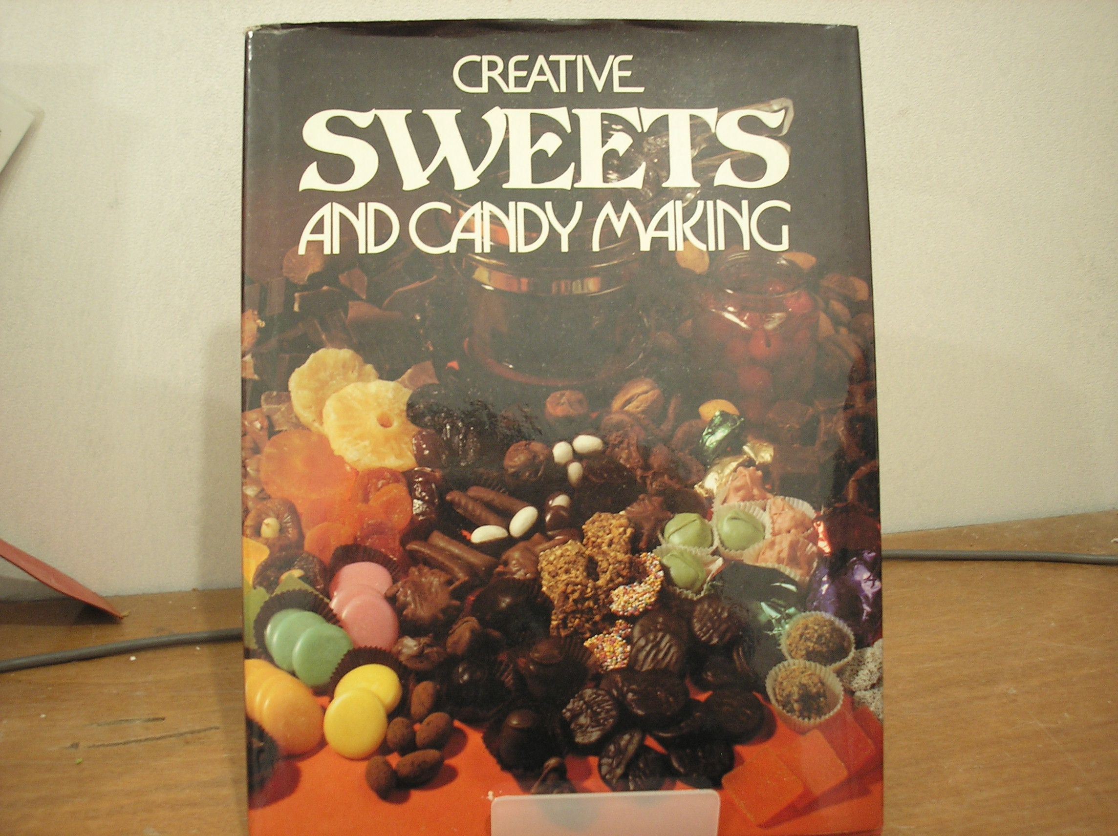Image 0 of Creative Sweets and Candy Making