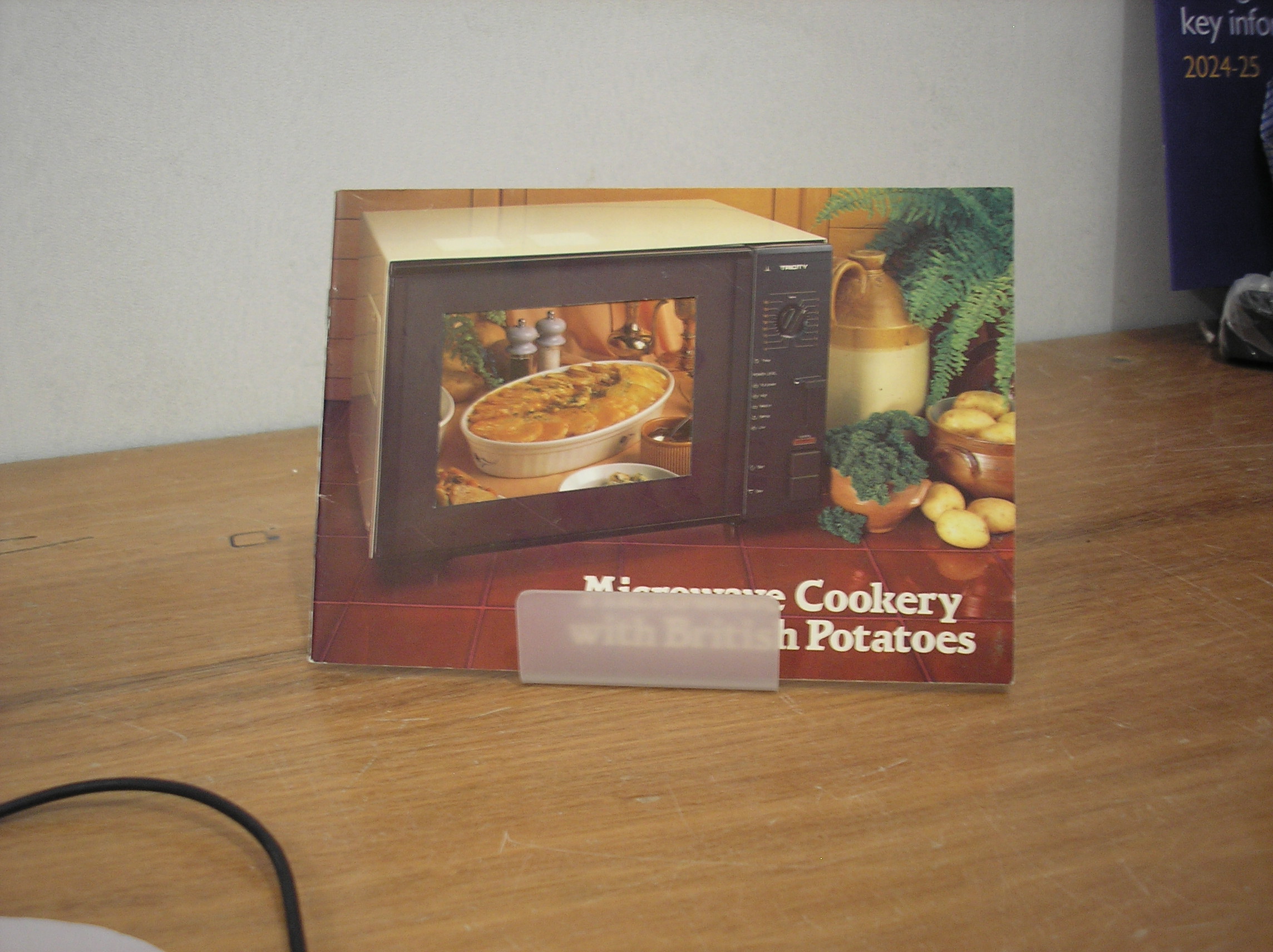 Image 0 of Microwave Cookery with British Potatoes