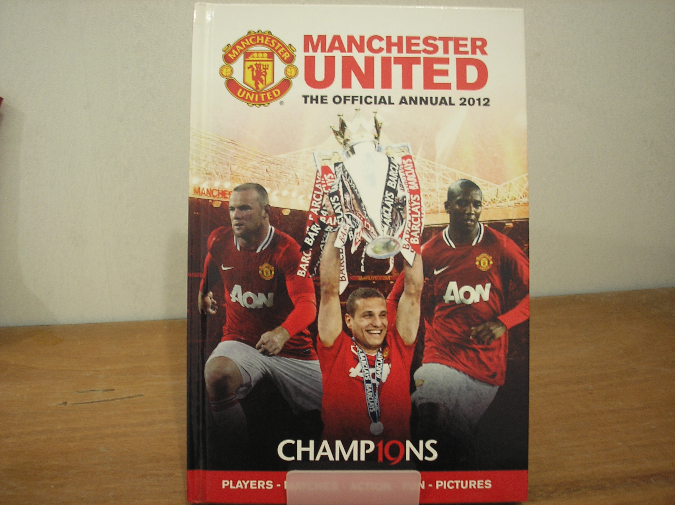 Image 0 of Official Manchester United FC Annual 2012