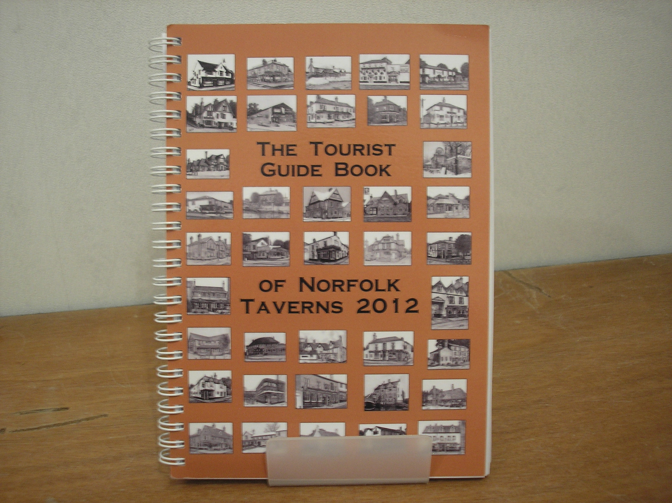 Image 0 of The Tourist Guide Book of Norfolk Taverns 2012