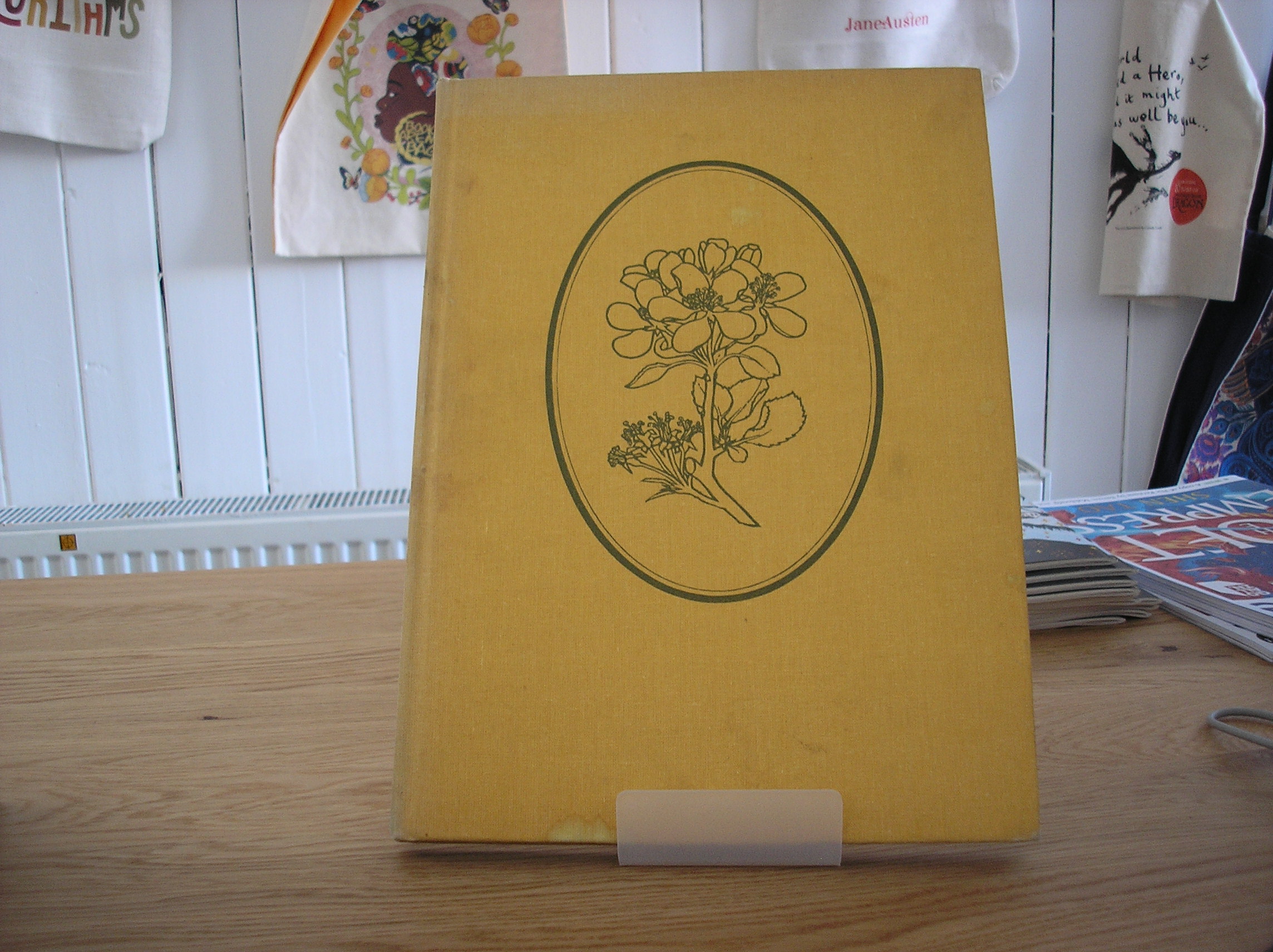 Image 0 of The A-Z of Gardening