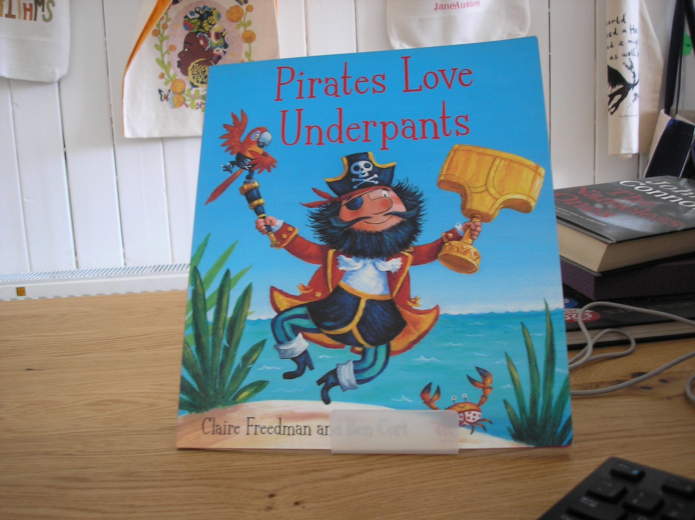Image 0 of Pirates Love Underpants