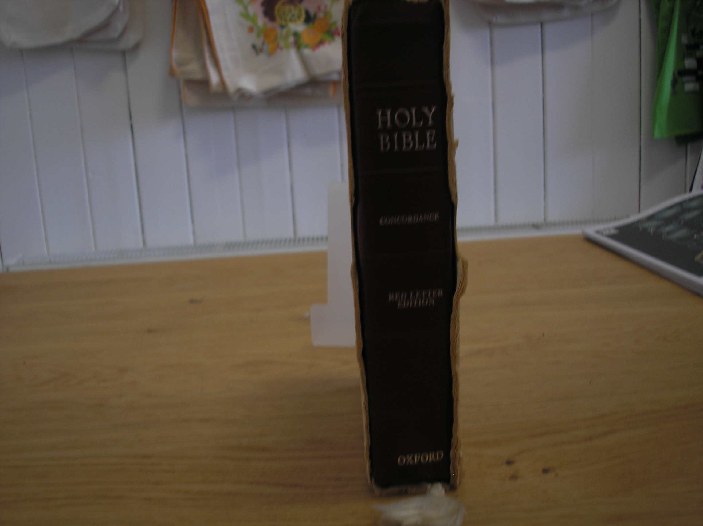 Image 0 of An Oxford Bible Holy Bible Dictionary-Concordance Boxed