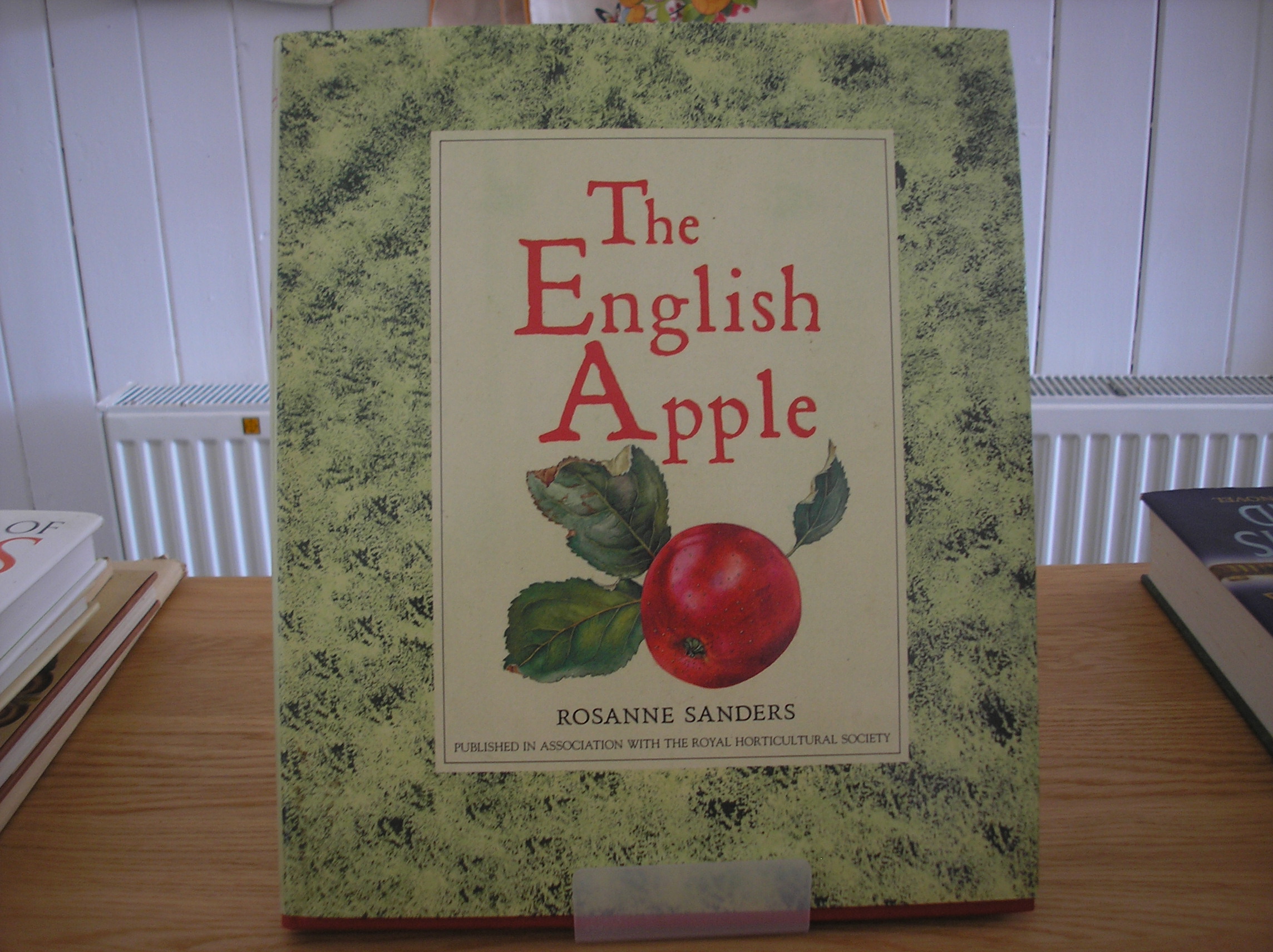 Image 0 of The English Apple