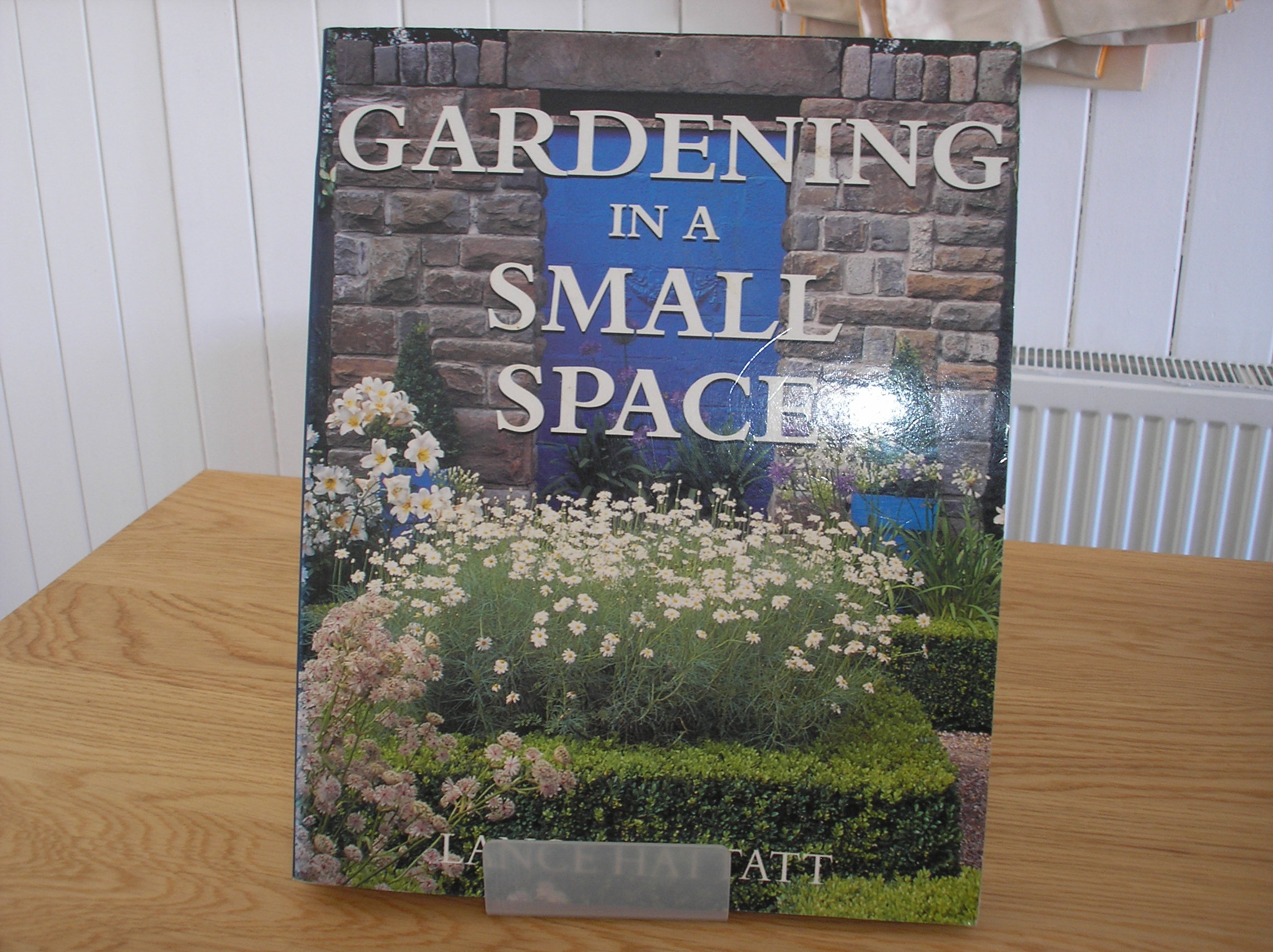 Image 0 of Gardening in a Small Space