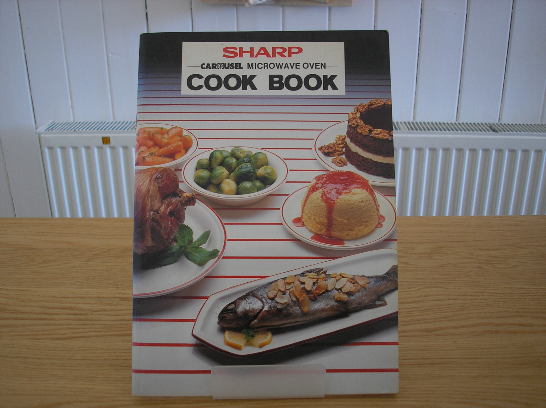 Image 0 of Sharp Carousel Microwave Oven Cook Book