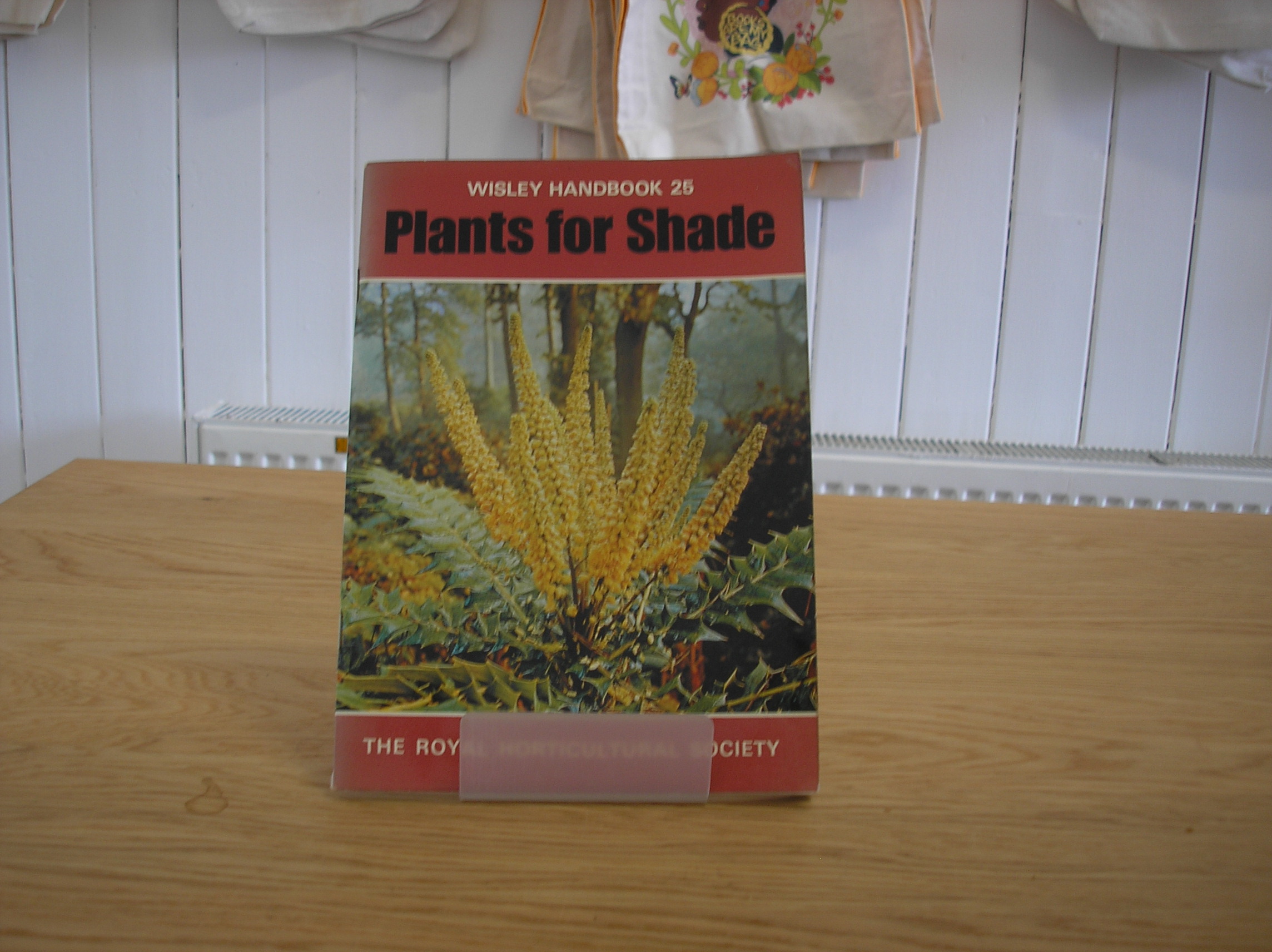 Image 0 of Wisley Handbook 25 Plants for Shade