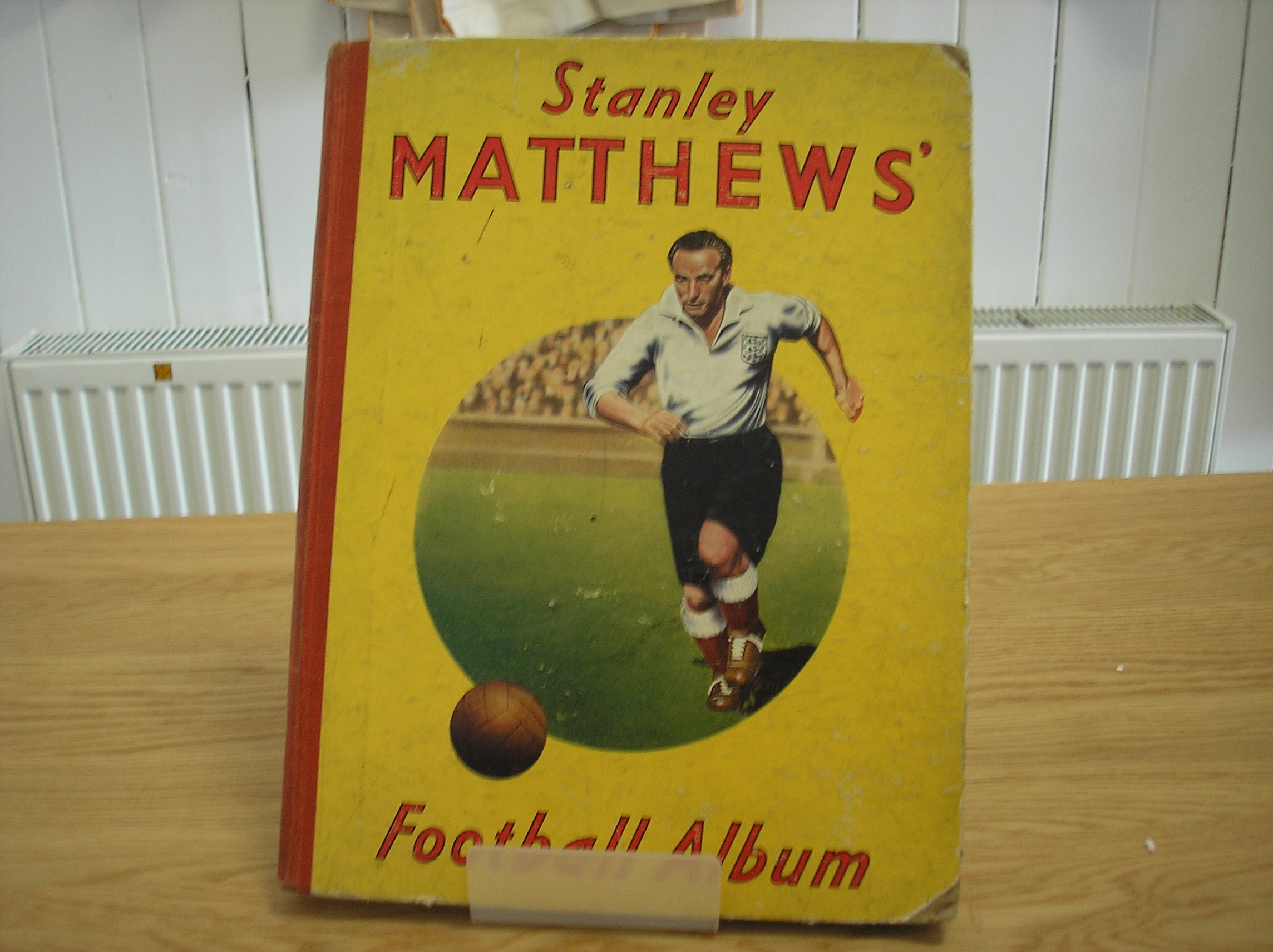 Image 0 of Stanley Matthews Football Album