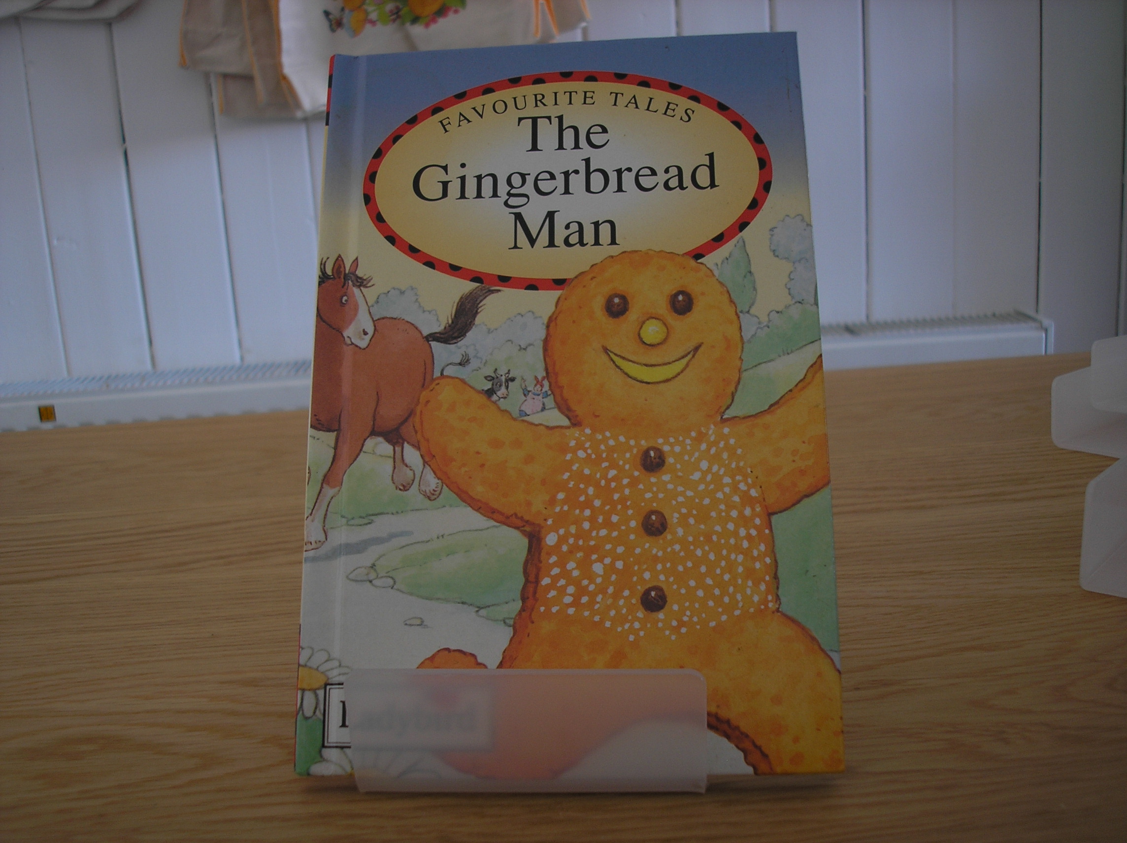 Image 0 of Favourite Tales The Gingerbread Man
