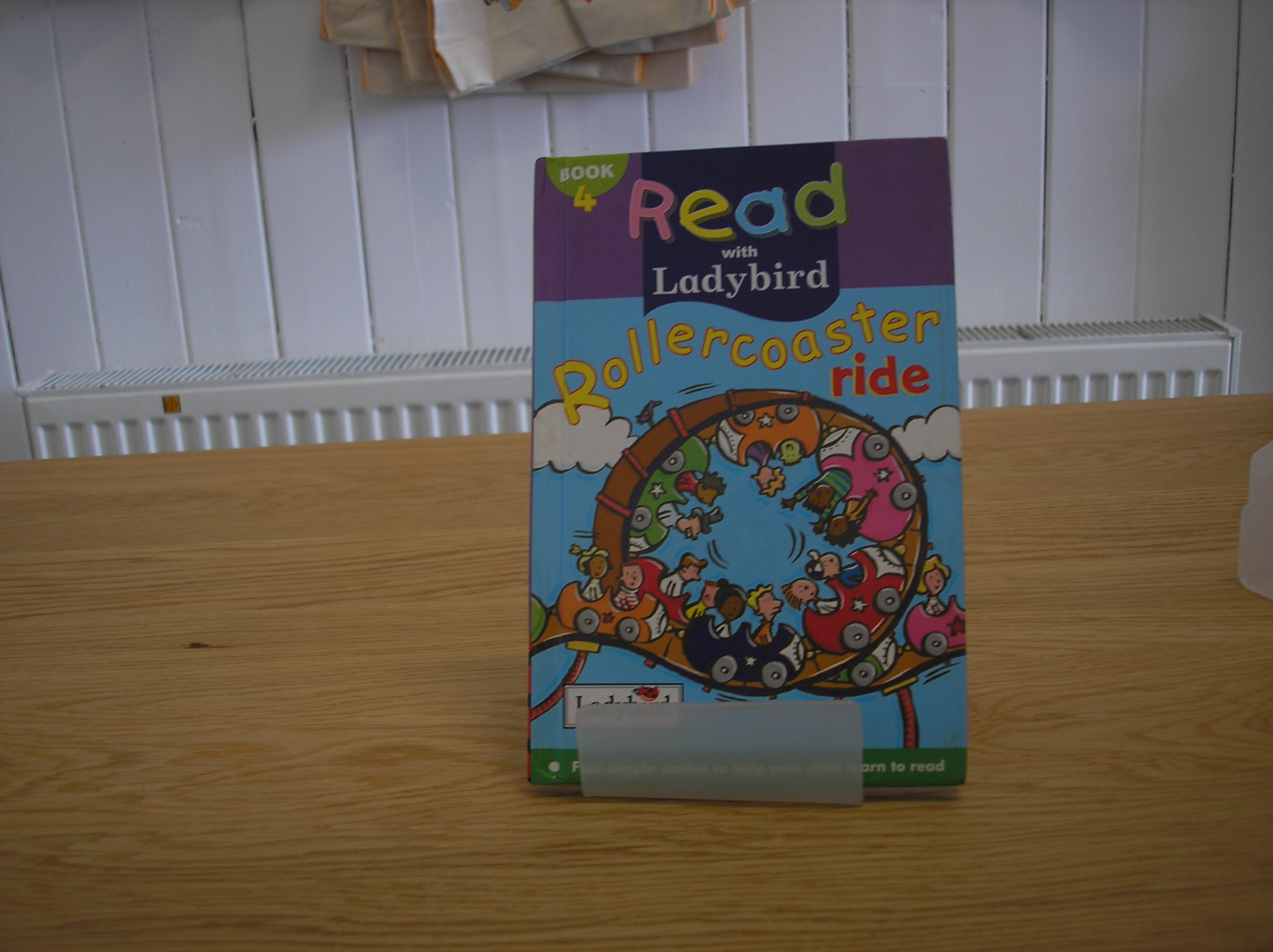 Image 0 of Read with Ladybird Book 4 Rollercoaster ride