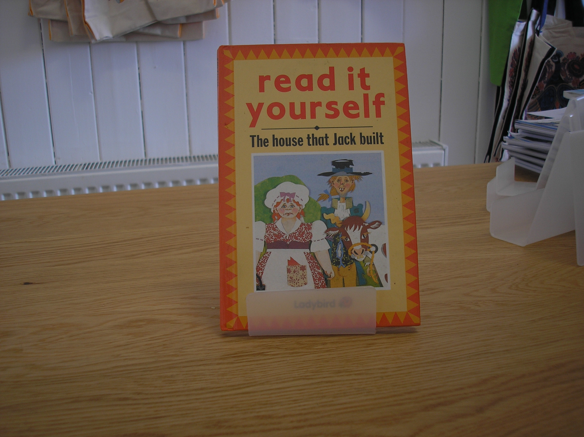 Image 0 of The house that Jack built read it yourself Level 1 FIRST EDITION