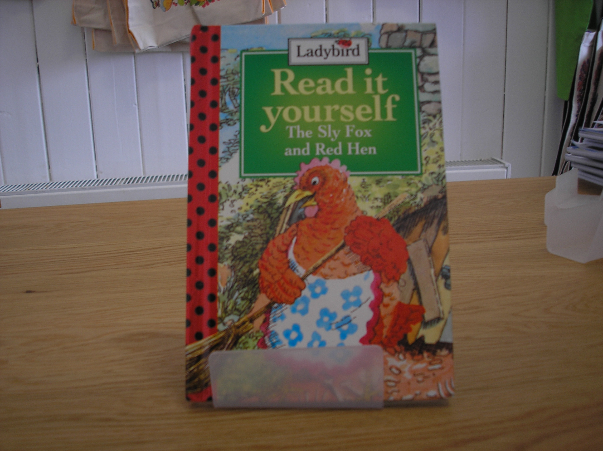Image 0 of Read it yourself Level 1 Sly Fox and Red Hen