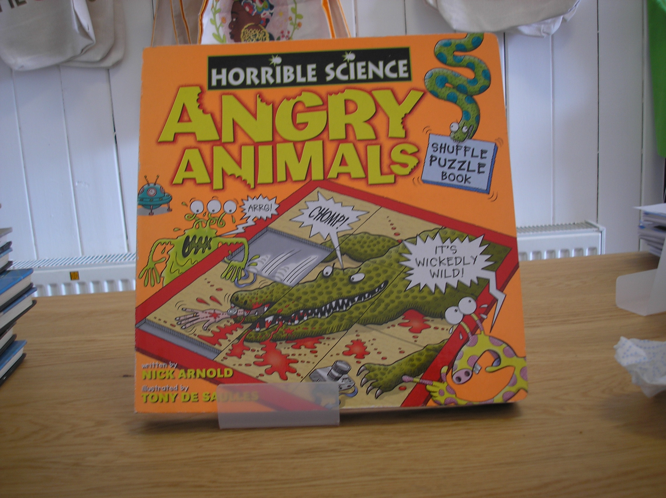 Image 0 of Horrible Science Angry Animals Shuffle Puzzle Book FIRST EDITION