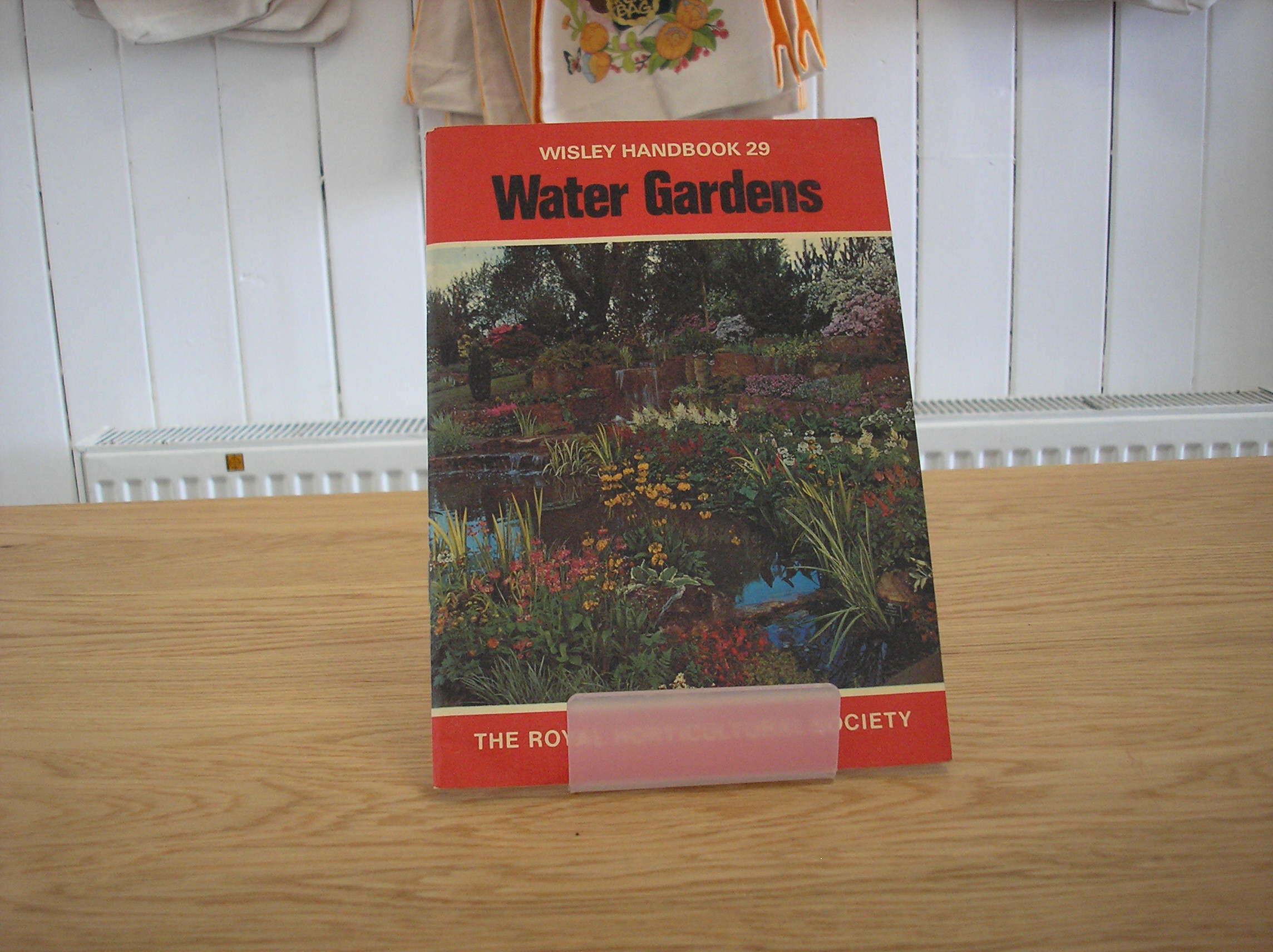 Image 0 of Wisley Handbook 29 Water Gardens
